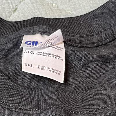 Lot 100 3 new T shirts XL