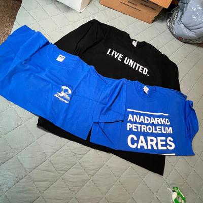 Lot 100 3 new T shirts XL