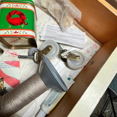 Lot 101 Lg drawer of crafting sewing items