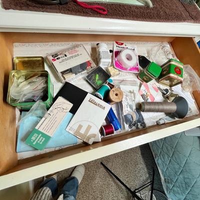 Lot 101 Lg drawer of crafting sewing items