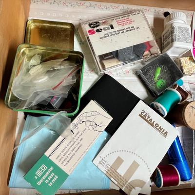 Lot 101 Lg drawer of crafting sewing items