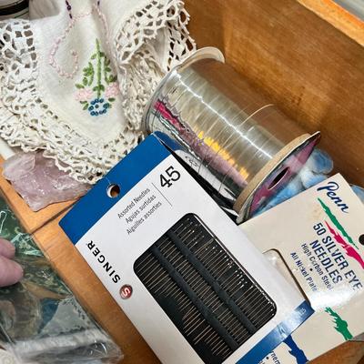 Lot 102 Drawer of sewing items