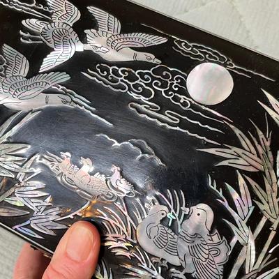 Lot 115 Black laquer & MOP jewelry box