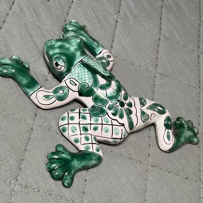 Lot 122 Talavera Frog Wall Decor