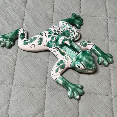 Lot 122 Talavera Frog Wall Decor