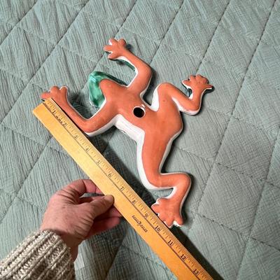 Lot 122 Talavera Frog Wall Decor