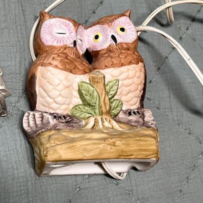 Lot 124 Vintage owl Night light