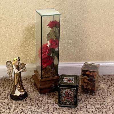 Lot 126 Asst Decor Music box