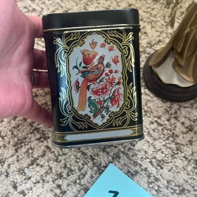 Lot 126 Asst Decor Music box