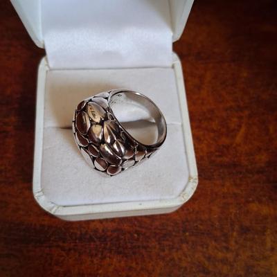 Sale Photo Thumbnail #166: Large Silver tone Chunk statement ring
PD mark on inside as pictured
Excellent condition 
Size 7 1/2