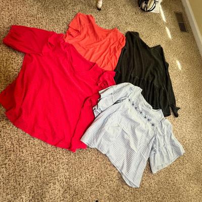 Lot 144 Ladies fancy tops