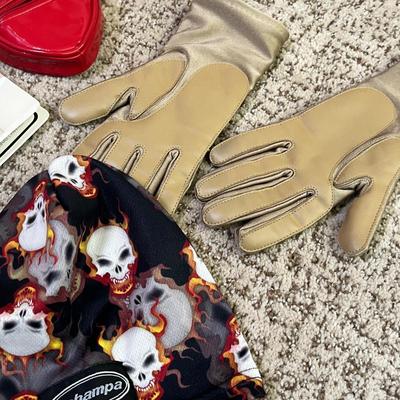 Lot 145 Ladie's accessories