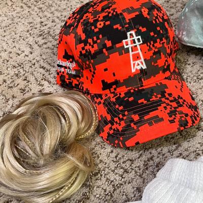 Lot 145 Ladie's accessories