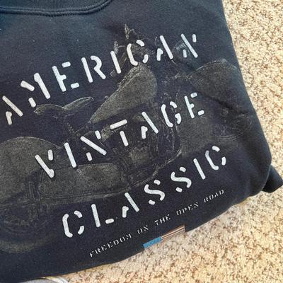 Lot 148 Men's sweats & tops