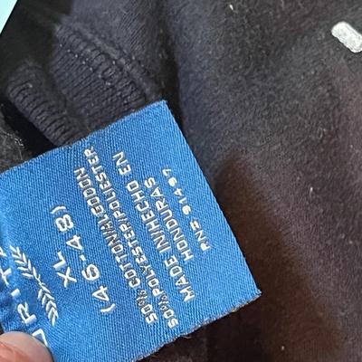 Lot 148 Men's sweats & tops