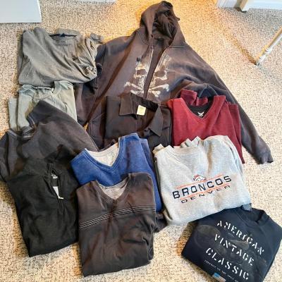 Lot 148 Men's sweats & tops