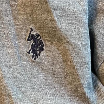 Lot 148 Men's sweats & tops