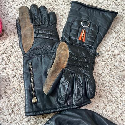 Lot 151 Women's winter accessories