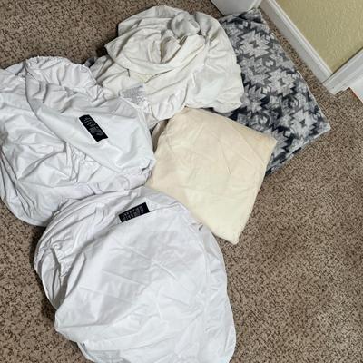 Lot 152 Bedding group