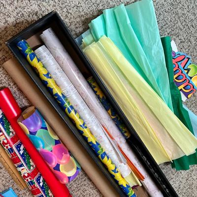 Lot 154 Gift wrap & supplies