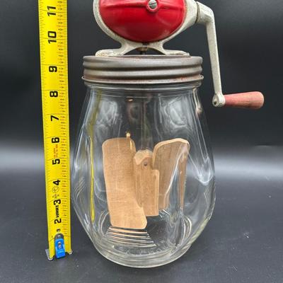 Vintage Dazey Glass Butter Churn No. 4 – 4 Qt – Red Crank Lid w/ Wood Paddles