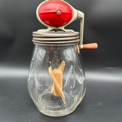 Vintage Dazey Glass Butter Churn No. 4 – 4 Qt – Red Crank Lid w/ Wood Paddles