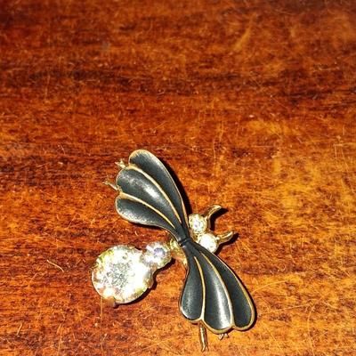 Sale Photo Thumbnail #215: Signed West Germany

Charming little Brooch