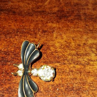 Sale Photo Thumbnail #214: Signed West Germany

Charming little Brooch