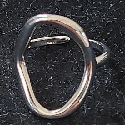 925 Sterling Silver Ring Sz 7