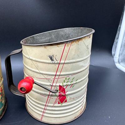 Vintage Flour Sifters Lot – Hand Crank Tin & Enamelware Kitchen Sifters (3)