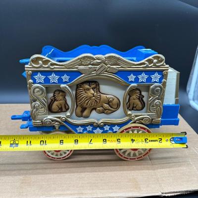 Jim Beam Circus Wagon Whiskey Decanter – Lion Panel – Vintage