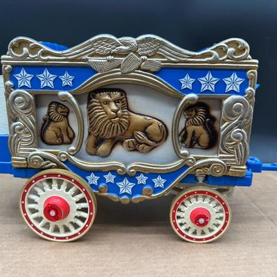 Jim Beam Circus Wagon Whiskey Decanter – Lion Panel – Vintage