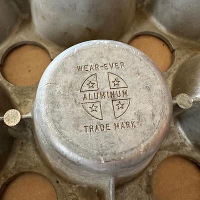 Vintage Wear-Ever Aluminum Commercial Muffin / Cupcake Pan – 24 Cup Heavy Duty USA