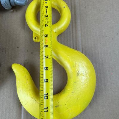 Heavy-Duty Rigging Hardware Lot – Shackles, Hook & Lifting Hardware (Industrial)