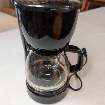 Sale Photo Thumbnail #99: 5 cup small Walmart brand coffee pot
works-tested