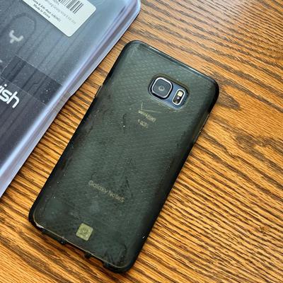 Lot 164 Samsung Galaxy w/ case