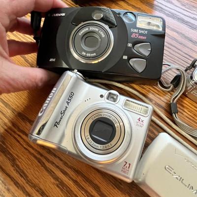 Lot 171 Digital cameras & phone
