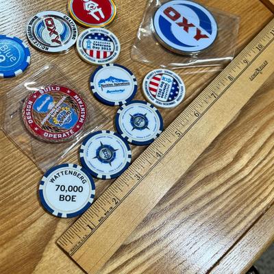 Lot 172 Poker chips & challenge coins