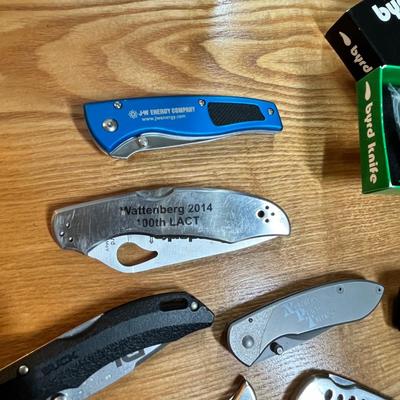 Lot 178 Pocket knives lot 1