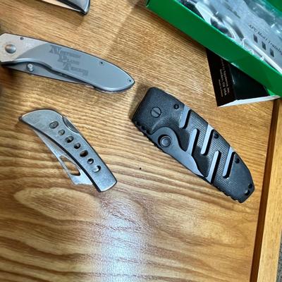 Lot 178 Pocket knives lot 1