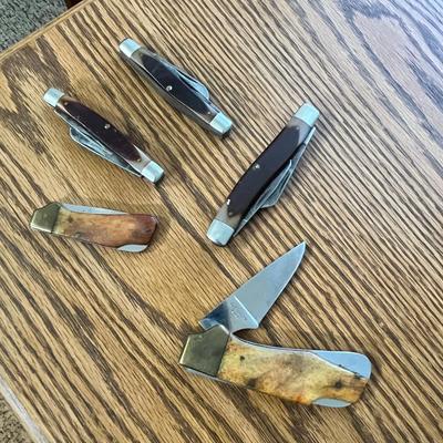 Lot 179 Old Timer & other vintage pocket knives
