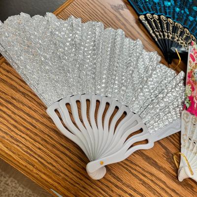 Lot 191 Folding fans