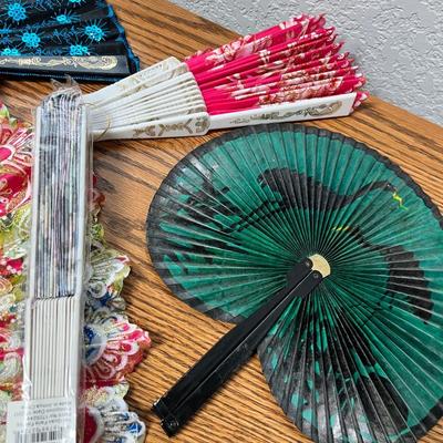 Lot 191 Folding fans