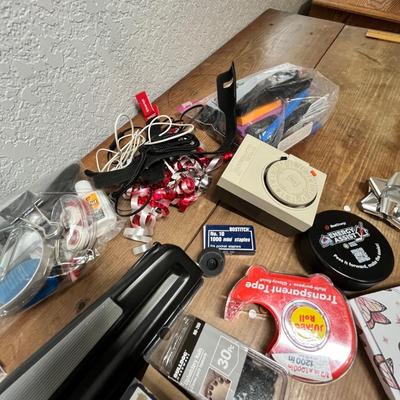 Lot 195 Office supplies