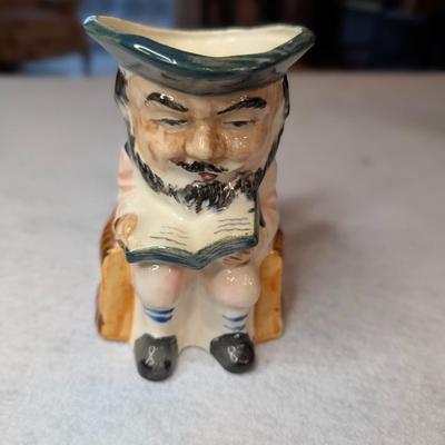 Sale Photo Thumbnail #169: Vintage Toby Mug Colonial Man reading a book 
5x4.5