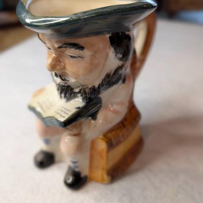 Sale Photo Thumbnail #166: Vintage Toby Mug Colonial Man reading a book 
5x4.5