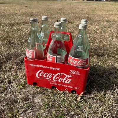 Vintage Coca-Cola 32 oz Bottle Carrier w/ (6) Glass Coke Bottles – Return for Deposit
