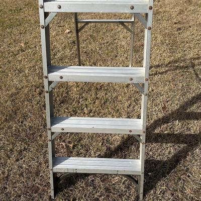 Husky 8 ft Aluminum Step Ladder – Type I (250 lb) w/ Tool Tray