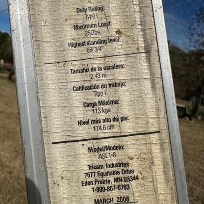 Husky 8 ft Aluminum Step Ladder – Type I (250 lb) w/ Tool Tray