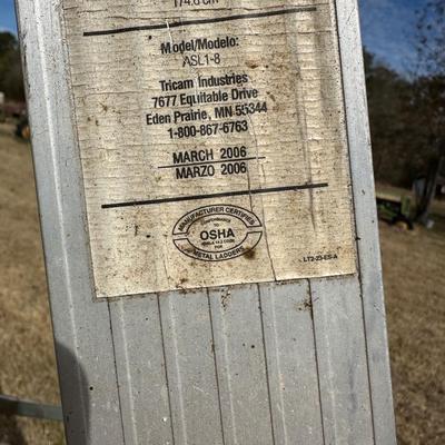 Husky 8 ft Aluminum Step Ladder – Type I (250 lb) w/ Tool Tray